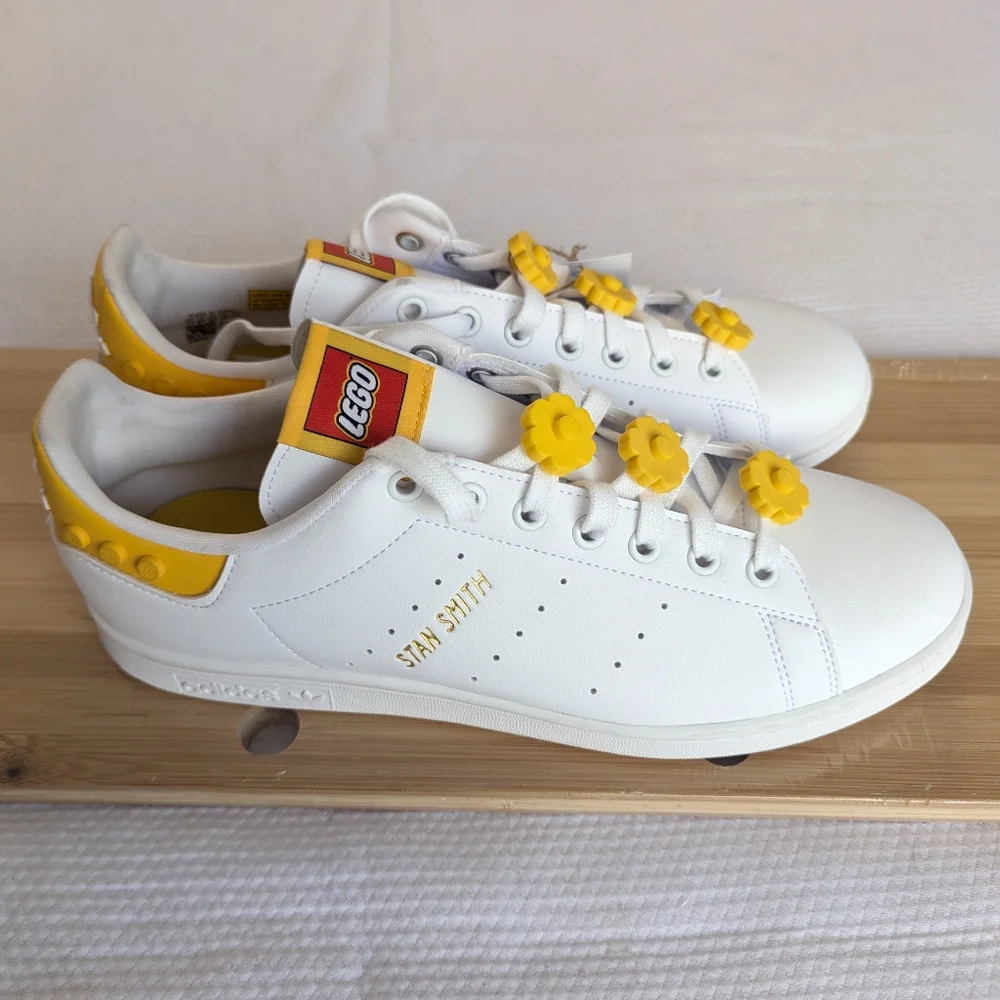 Adidas x LEGO Stan Smith Women's Athletic Casual Shoe White Trainer Size 11. - Picture 1 of 7